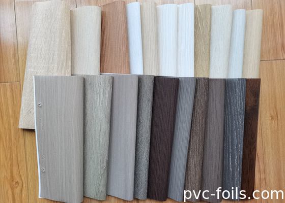고품질의 목재 곡물 효과 PVC 가루 필름 문 프로파일